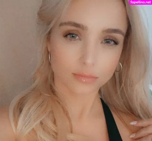 Louise Moore OnlyFans Thumbnail #HCoi4WZeki