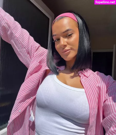 Louise Reid OnlyFans Thumbnail #j5tqAjJrm2