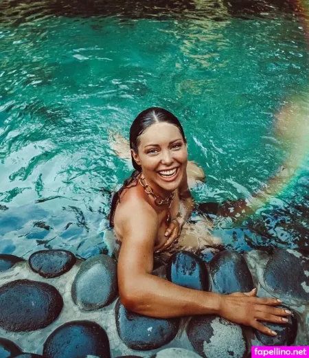 Louise Thompson OnlyFans Thumbnail #ReapuOtp7e