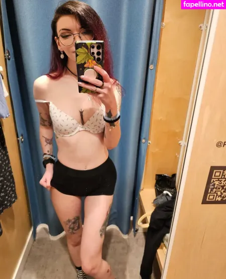 Louisejulie OnlyFans Thumbnail #D1y5yvBusd