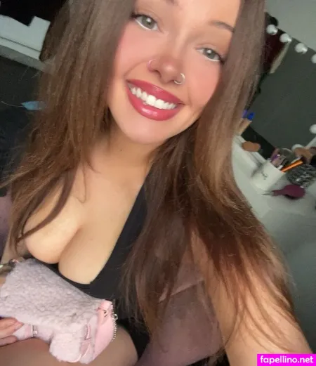 Louiselaingx OnlyFans Thumbnail #nZ4ct4sVPj