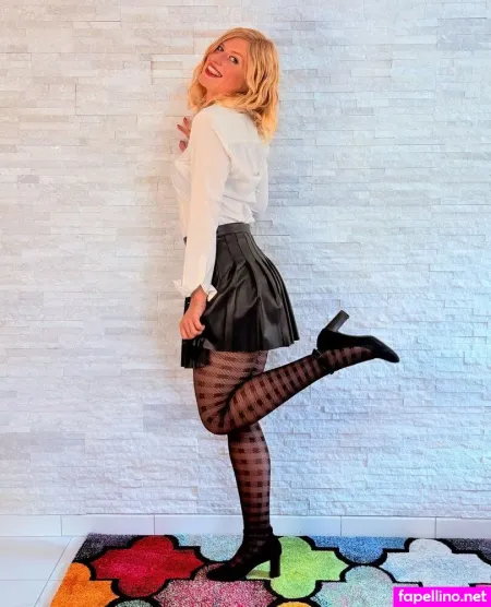 Loujoly33 1 OnlyFans Thumbnail #TeWxcpy0Sd