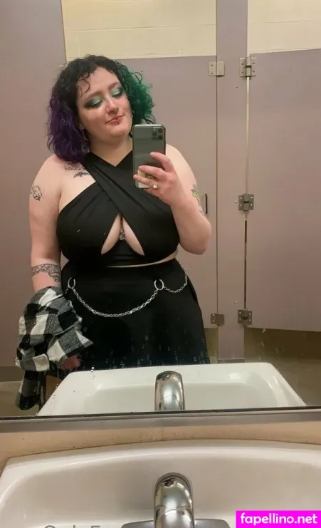 Louloukazo0 OnlyFans Thumbnail #LeQWs5qrWT