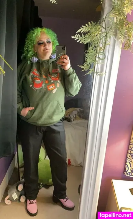 Louloukazo0 OnlyFans Thumbnail #UzrXFvWqbz