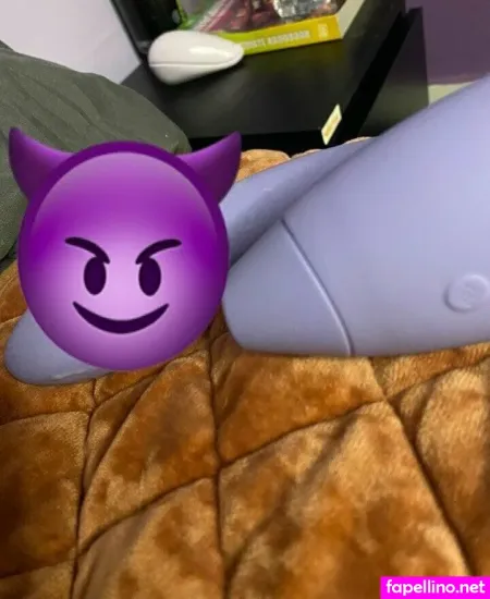 Louloukazo0 OnlyFans Thumbnail #sAX6hgPqpR