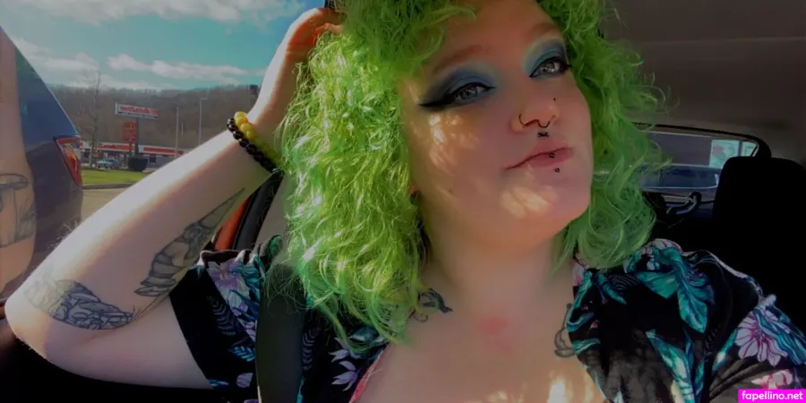 Louloukazo0 OnlyFans Thumbnail #xOvvCR5TXO