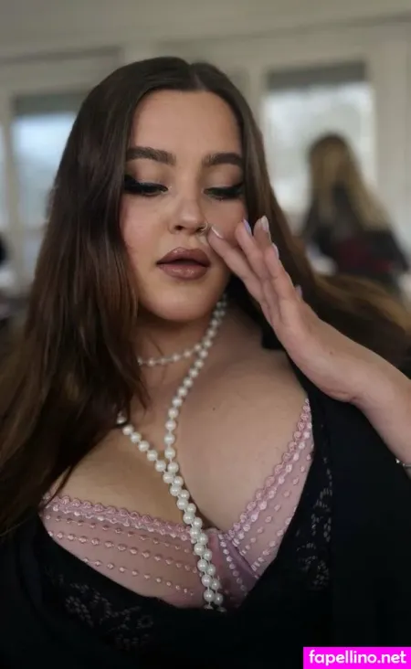 Loura OnlyFans Thumbnail #Sw7VTAYeTI