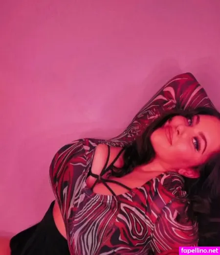 Loura OnlyFans Thumbnail #Ued0jrcb92