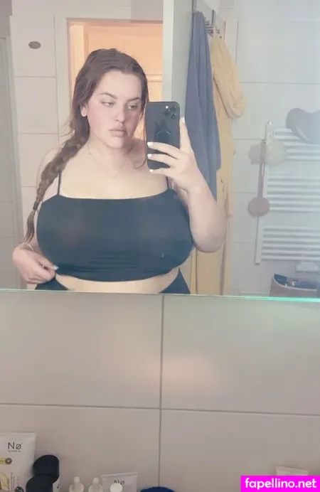 Loura OnlyFans Thumbnail #qzh0TYR1h1