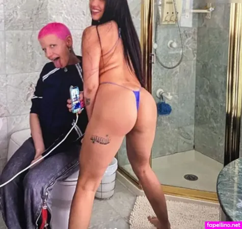 Lourdes Maria Ciccone Leon OnlyFans Thumbnail #ZkDeCnDJGr