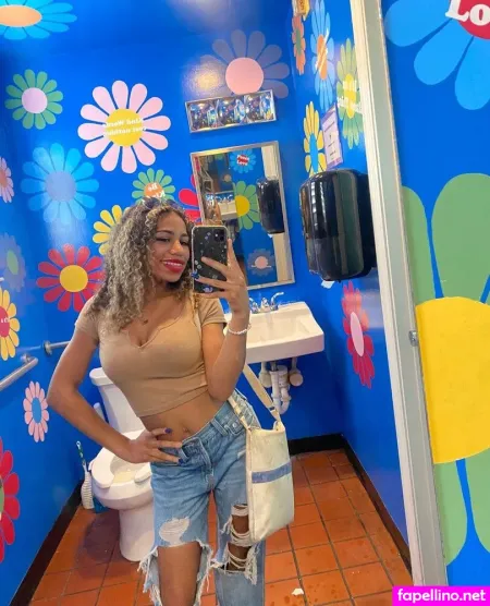Lourdessage OnlyFans Thumbnail #YkZhPBAU67