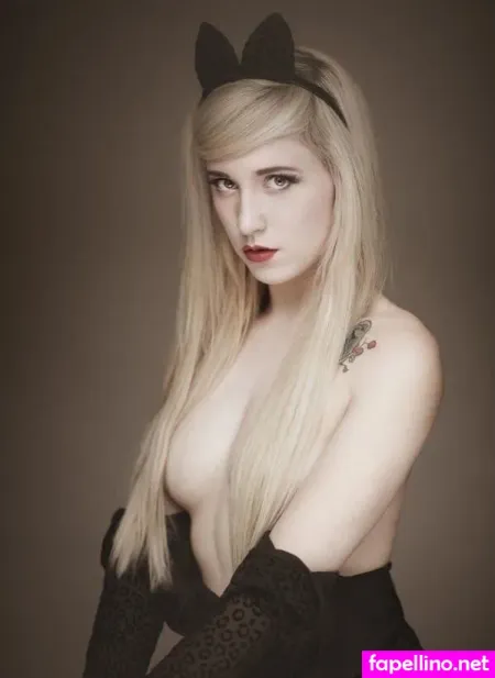 Louvee OnlyFans Thumbnail #FC7S4BuyrQ