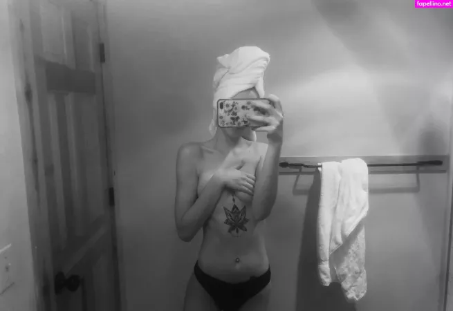 Lovableliv OnlyFans Thumbnail #VYmSX5t0wF