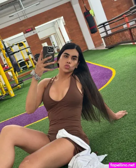 Loveariarose OnlyFans Thumbnail #C2uc2ZmV5a