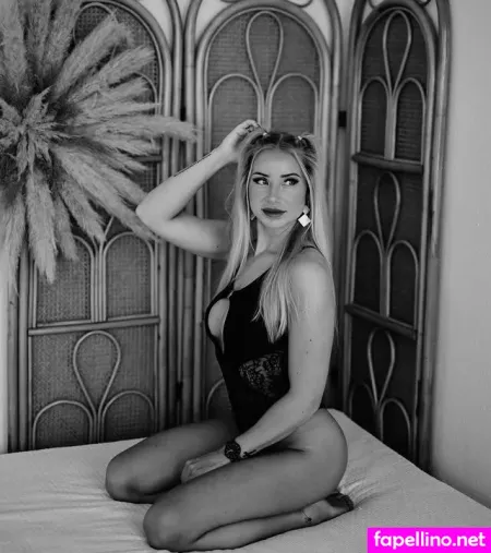 Loveexx OnlyFans Thumbnail #LzPPslSmPh