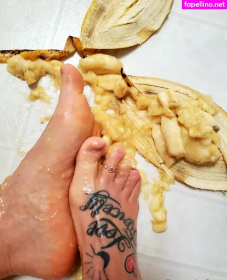 Lovefiercelyfeet OnlyFans Thumbnail #1hmT9Os3XA