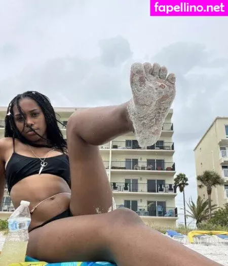 Loveleefeet OnlyFans Thumbnail #KtBPJ9sxtV