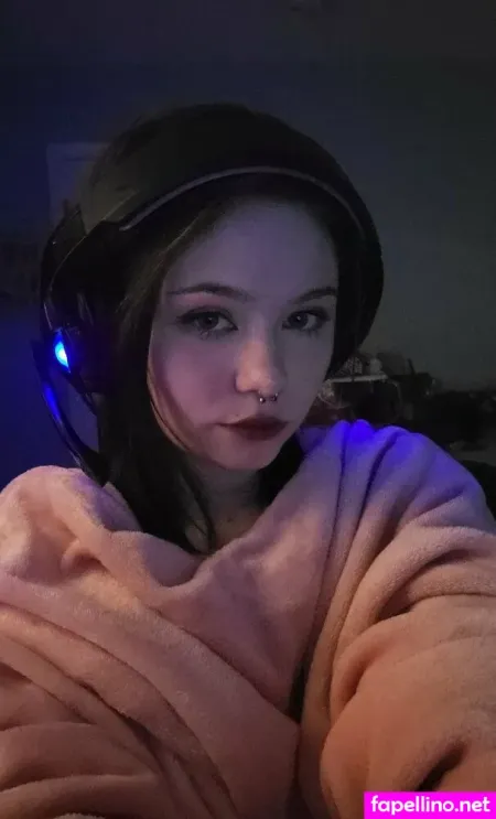 Lovely Lea OnlyFans Thumbnail #wBxrc1ri8R