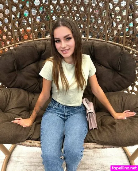 Lovely Li OnlyFans Thumbnail #22dM9xLPjS