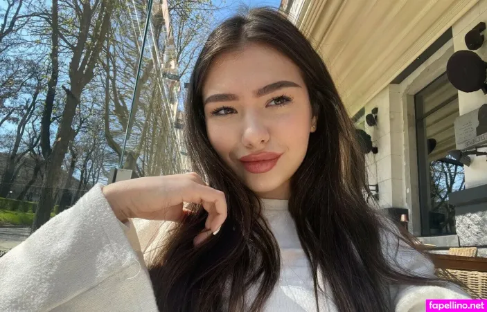 Lovely Lilly Me OnlyFans Thumbnail #29ZKQ96DAk