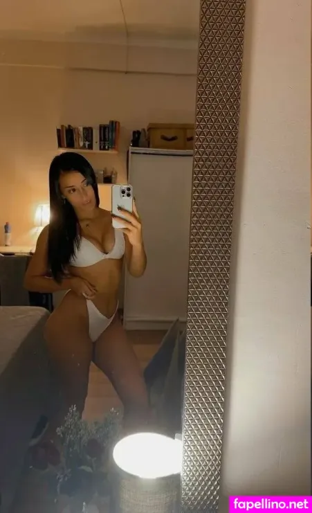 Lovely Valen OnlyFans Thumbnail #UIOIUbzmsS