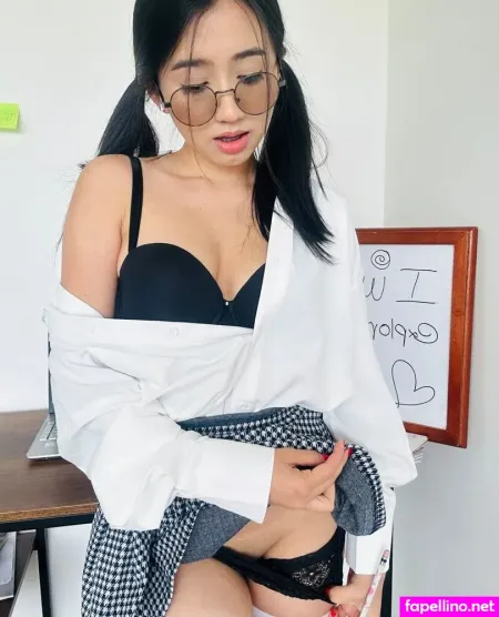 Lovely Zoe OnlyFans Thumbnail #9FX82lxCyI