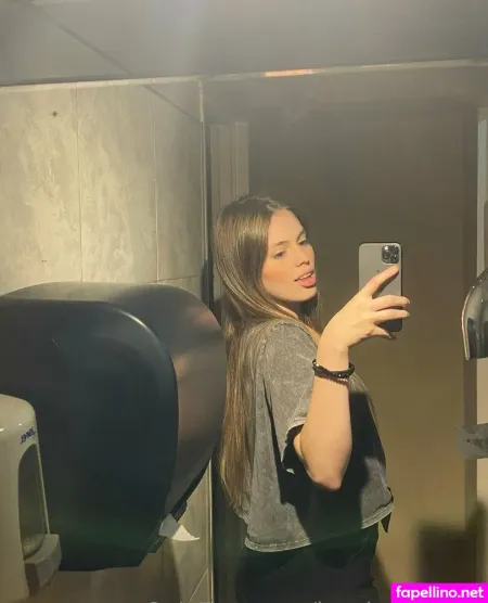 Lovelyanniequinn OnlyFans Thumbnail #iIfpkzPTkT