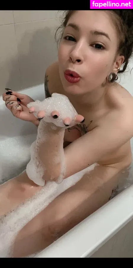 Lovelychris OnlyFans Thumbnail #7QGJyoCxHR