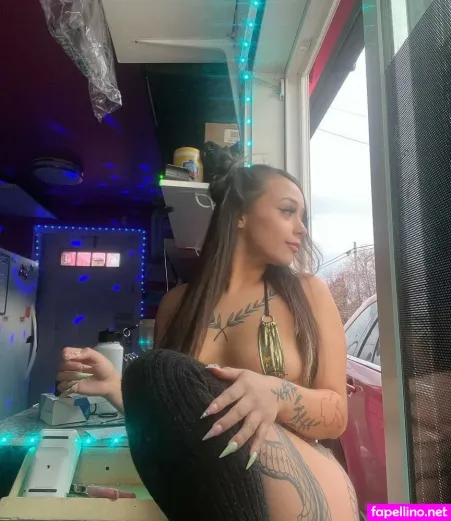 Lovelykylieept 3 OnlyFans Thumbnail #DpaN9qztNN