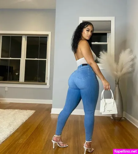 Lovelylesh OnlyFans Thumbnail #i4BAO6GTxt