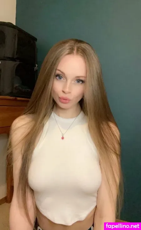 Lovelylexi2b OnlyFans Thumbnail #YGUycBpp76