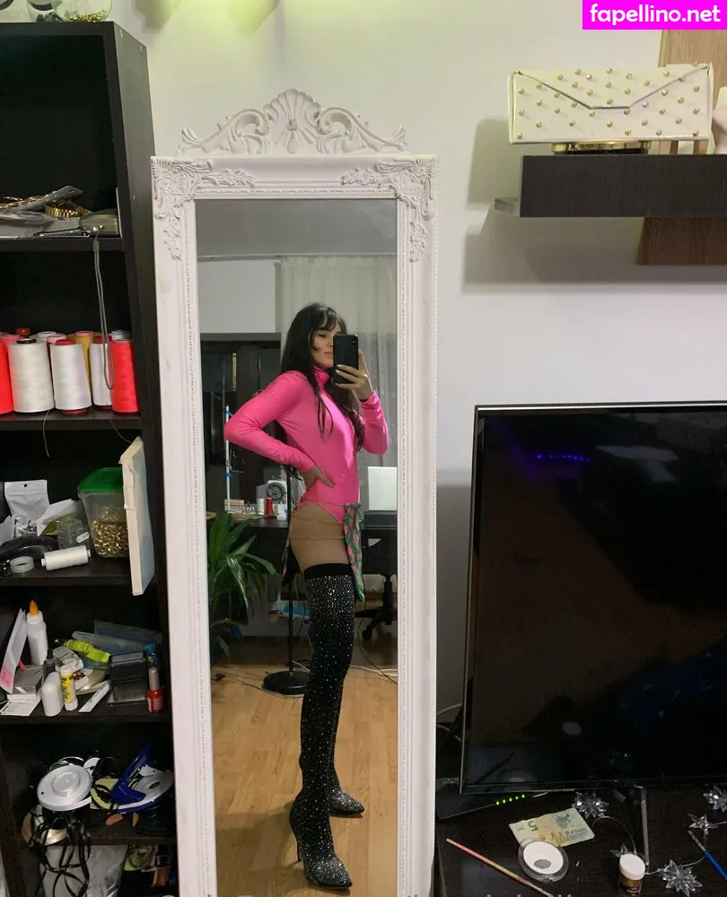 lovelylaauraa, lovelylolllaaaaaaa Nude Leaked OnlyFans Photo #2jSPZpacLr