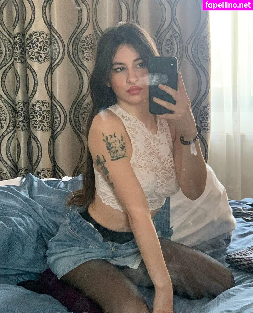 lovelylaauraa, lovelylolllaaaaaaa Nude Leaked OnlyFans Photo #PequlLZ3PM