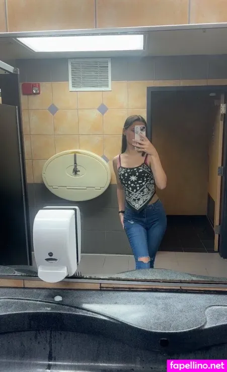 Lovelysyd04 OnlyFans Thumbnail #SbJCpaomyW