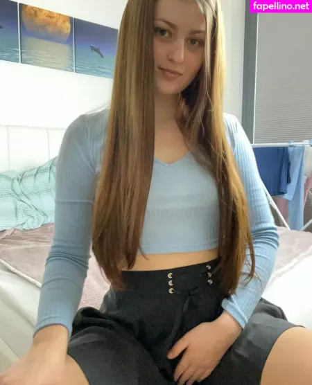 Lovelytinnaxo OnlyFans Thumbnail #d5DMXXR52a