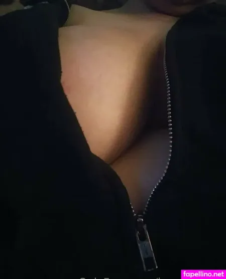 Loverbee 23 Main Profile Photo