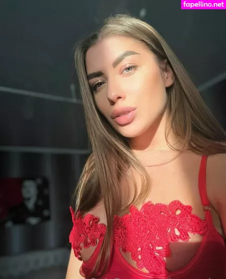 Loveyarina OnlyFans Thumbnail #J3WhfK8wje