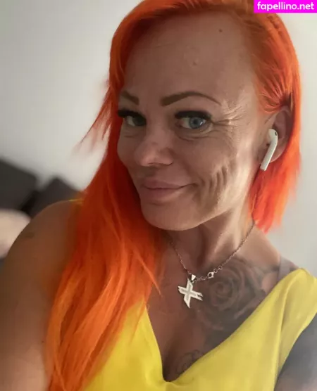 Loving Queent OnlyFans Thumbnail #z71hLg7LC9