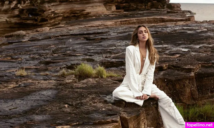 Luana Barron OnlyFans Thumbnail #mbibsibf3h