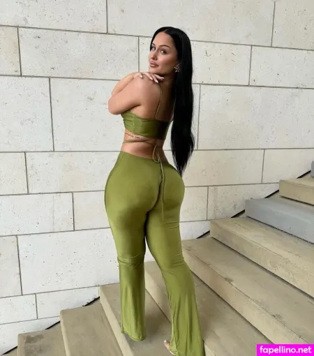 Luana He OnlyFans Thumbnail #3XGMPJg5E3