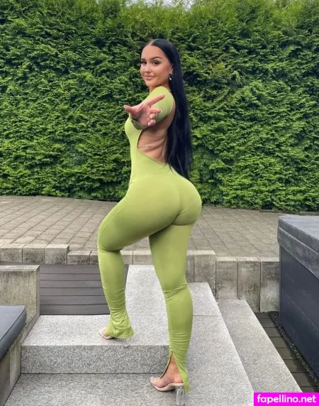 Luana He OnlyFans Thumbnail #YETrvtzLat