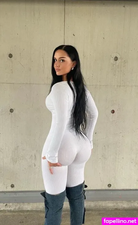 Luana He OnlyFans Thumbnail #y1oUpBpYlI