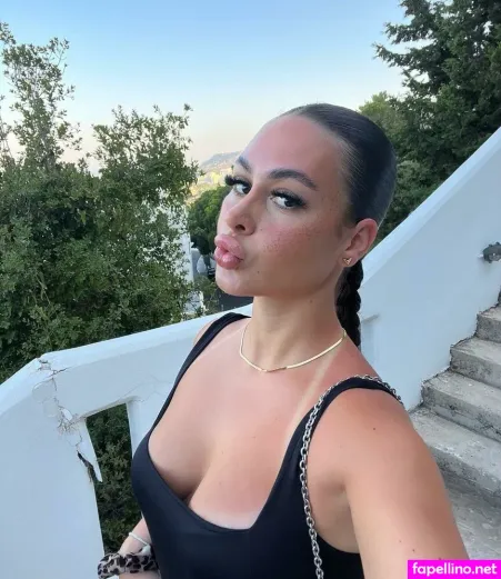 Luanaguee OnlyFans Thumbnail #J9irw2sBS8
