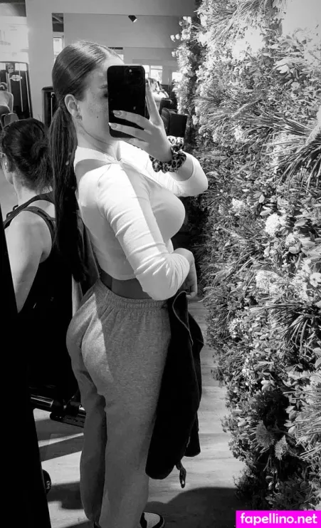 Luanaguee OnlyFans Thumbnail #Rq5jSbTfzU