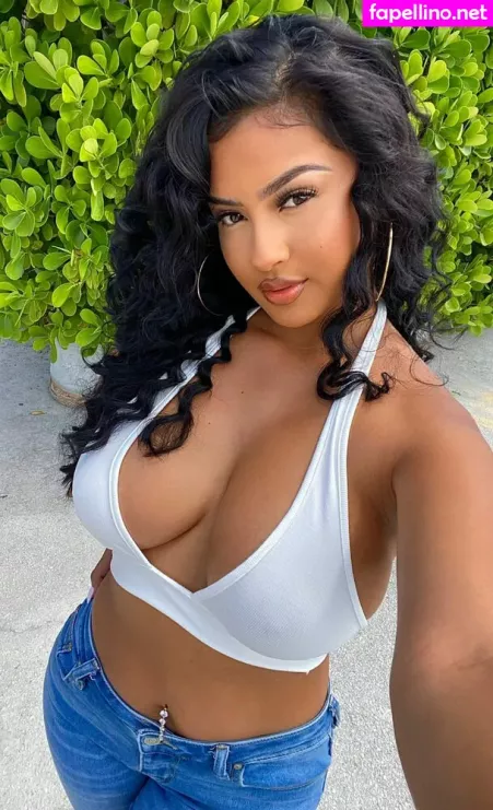 Lucero Crystal OnlyFans Thumbnail #j4FBRyArAv