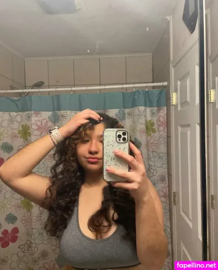 Luchinita23 Main Profile Photo