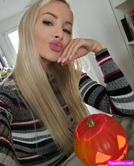 Lucia Klein OnlyFans Thumbnail #YLdsR4cc5H
