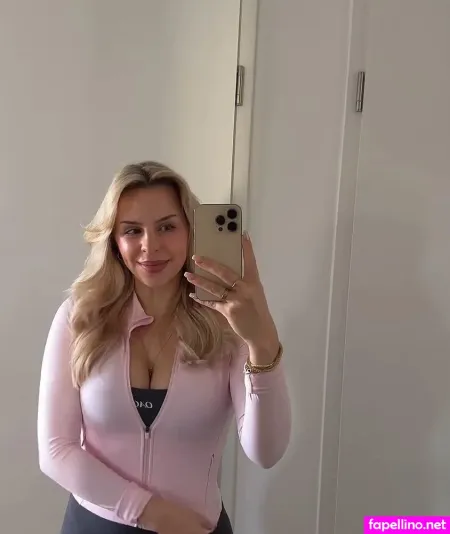 Lucia Leona OnlyFans Thumbnail #Ss6WClZUFk
