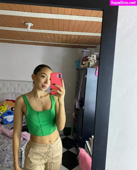 Lucia Vargas OnlyFans Thumbnail #VFnGg8FDzJ