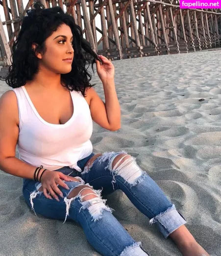 Lucia Yanez OnlyFans Thumbnail #J5bTunQKtc